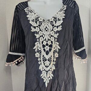 Black and WHite Beach Coverup Crochet Mesh SZ SM